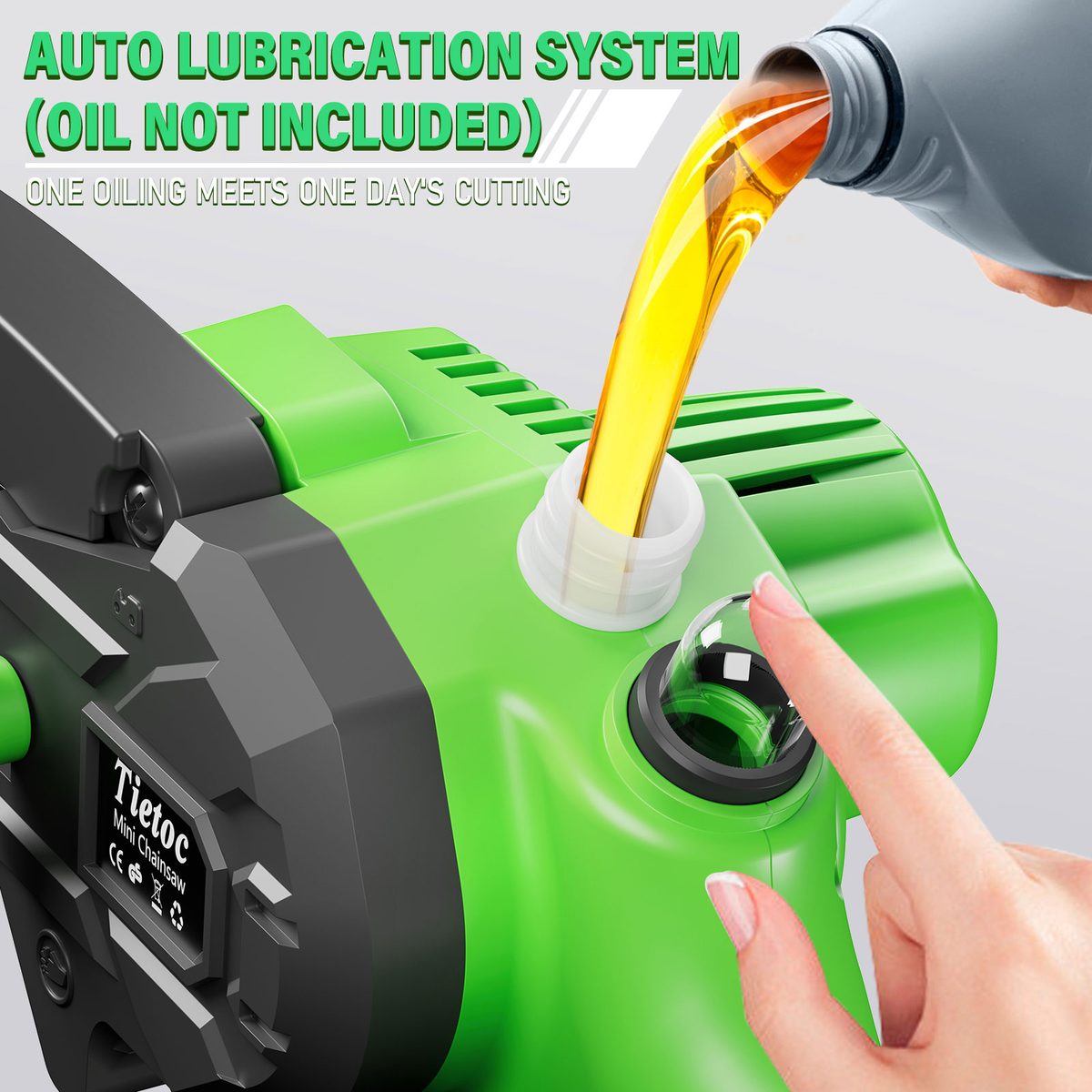 Filling the Tietoc mini chainsaw auto lubrication oil reservoir